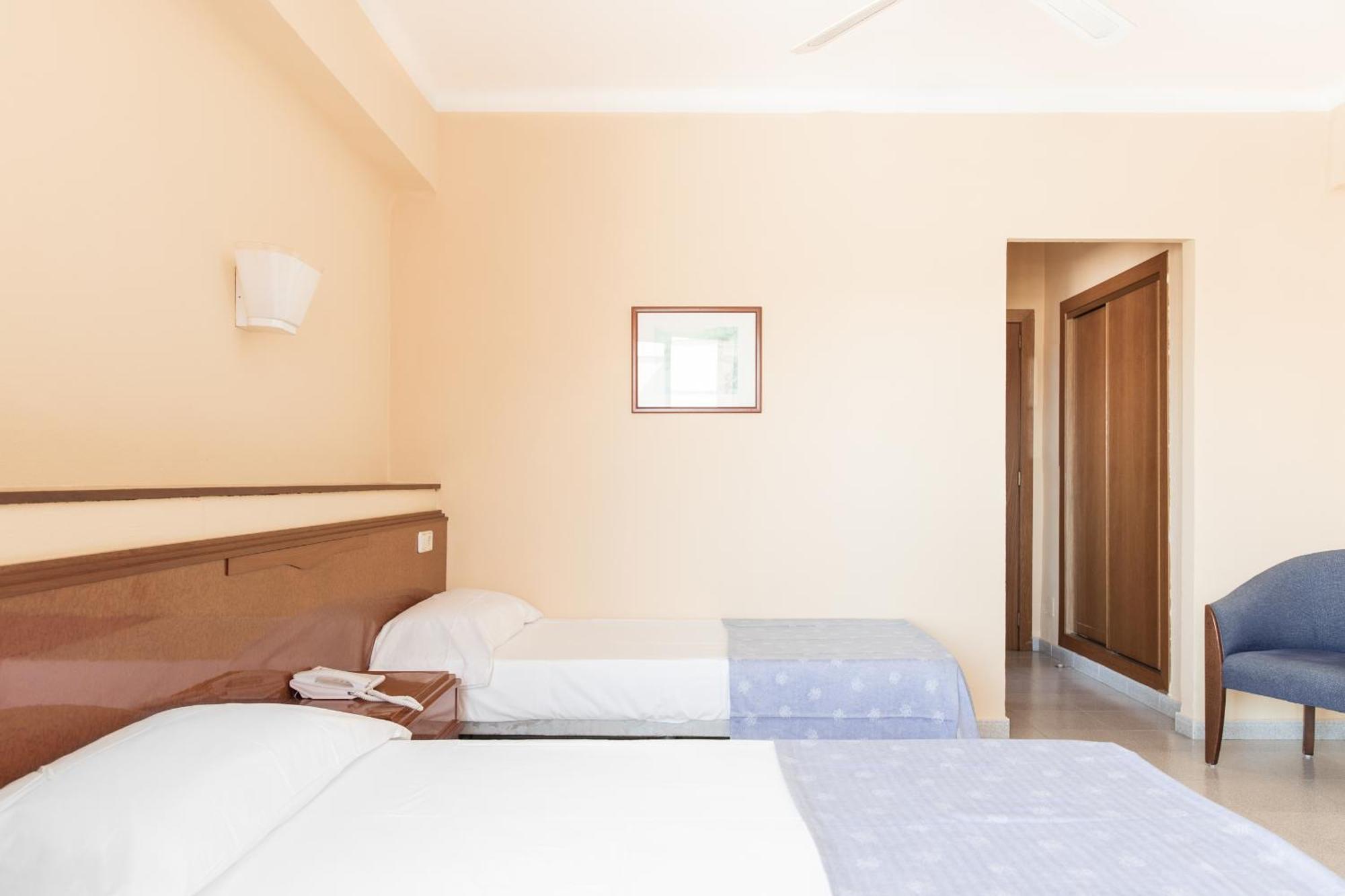 Hotel Golf Beach Santa Ponsa Ngoại thất bức ảnh